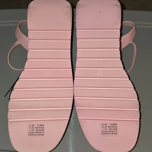 (J31) Madden NYC Women's Quarter Strap Wedge - Picture 4 of 6